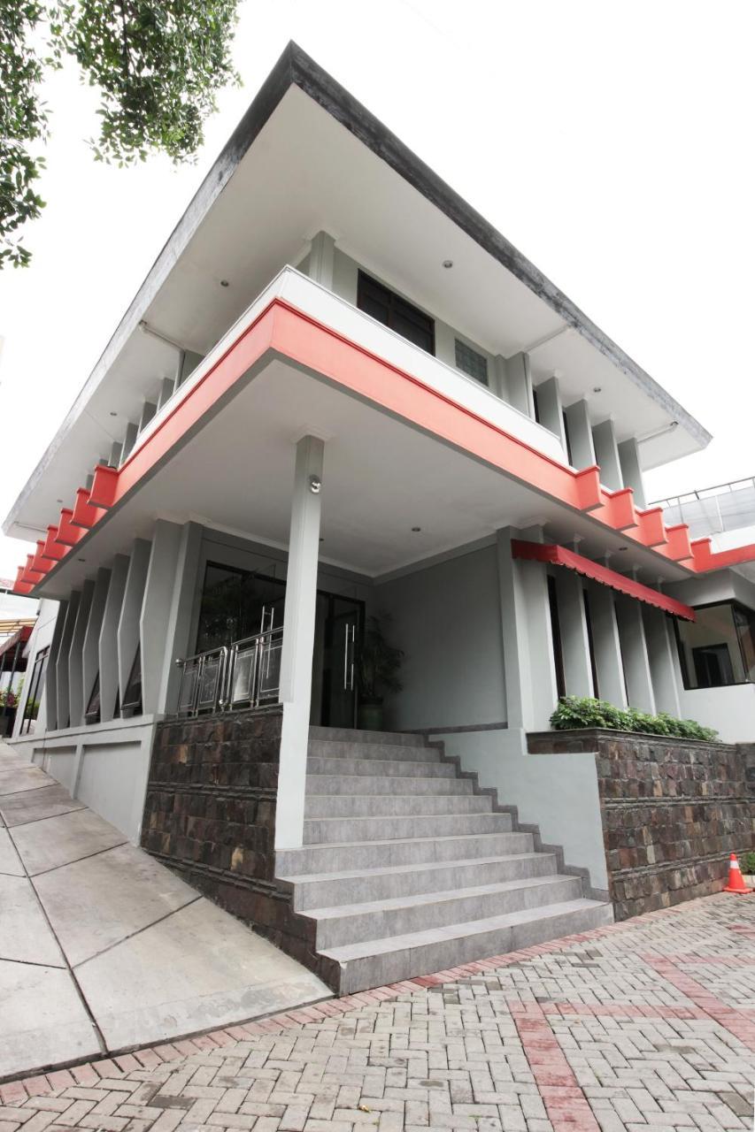 Oyo 202 Kuwera Inn Bandung Zewnętrze zdjęcie
