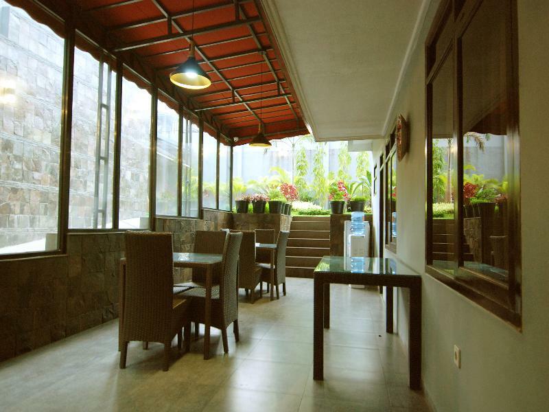 Oyo 202 Kuwera Inn Bandung Zewnętrze zdjęcie